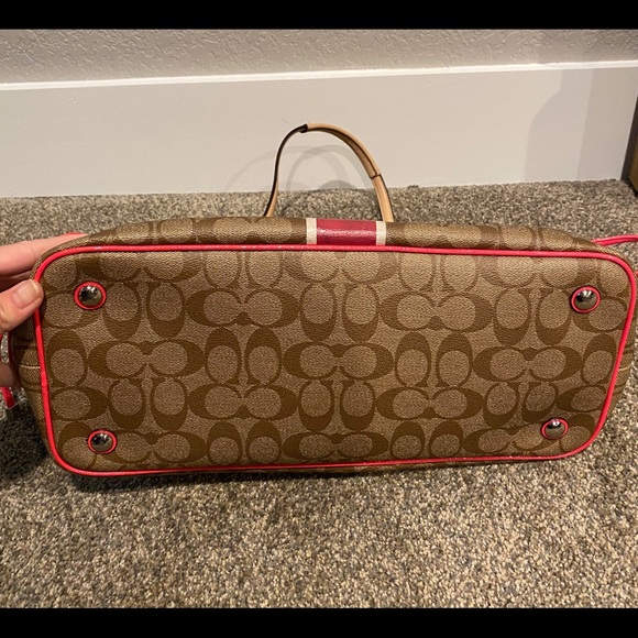Coach Signature Drawstring Carryall Tote!! - Picture 5 of 5
